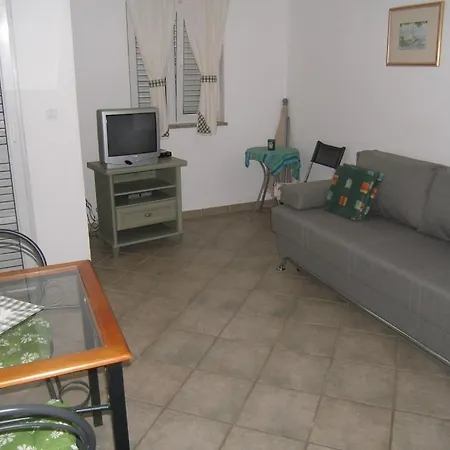 In With Balcony, Air Conditioning, Wifi