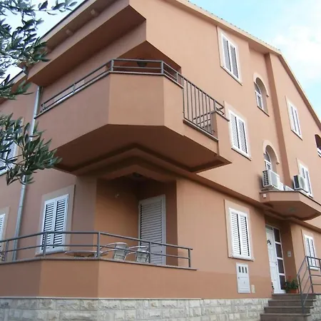 In With Balcony, Air Conditioning, Wifi Apartment