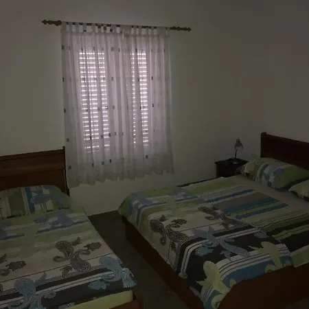Apartmán In With Balcony, Air Conditioning, Wifi