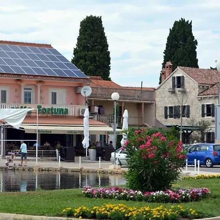 In With Balcony, Air Conditioning, Wifi Apartman