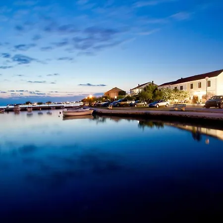 In With Balcony, Air Conditioning, Wifi Sukošan