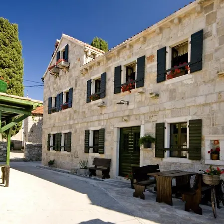 In With Balcony, Air Conditioning, Wifi