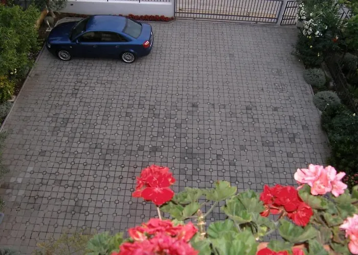 In With Balcony, Air Conditioning, Wifi *