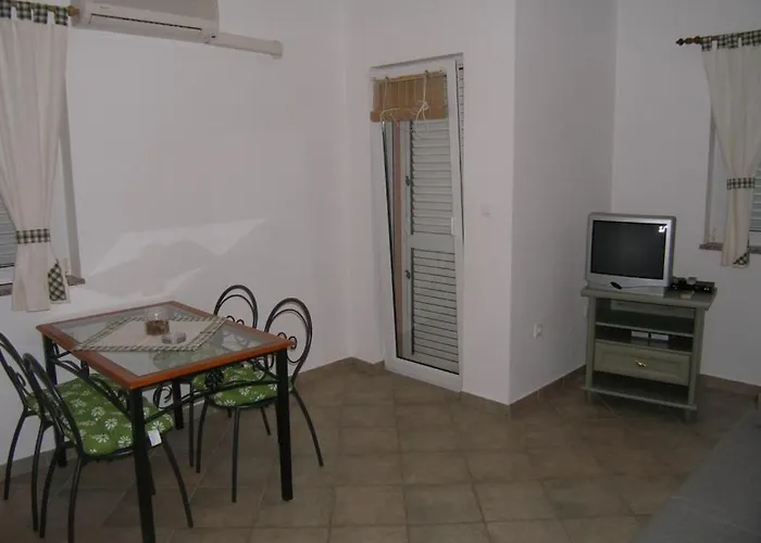 Apartman In With Balcony, Air Conditioning, Wifi *