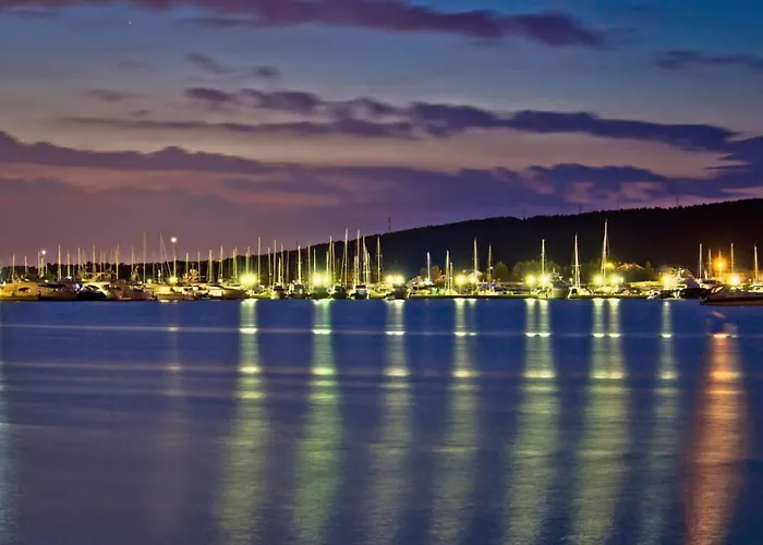 In With Balcony, Air Conditioning, Wifi Sukošan
