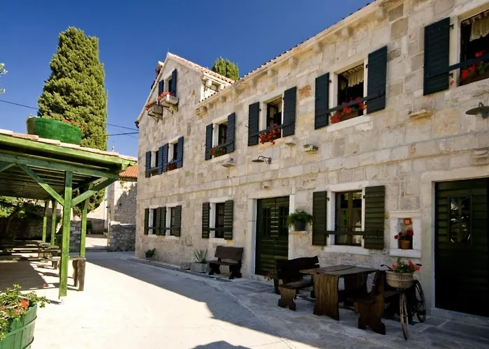 In With Balcony, Air Conditioning, Wifi